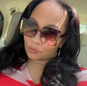 Meet your Posher, Geneva